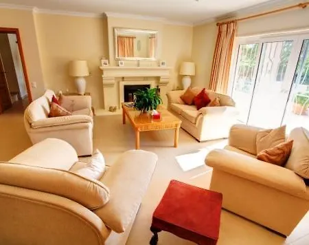 Sleeps 9 With Pool Air Con And Wifi * Vale do Lobo